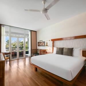 Premium Room - Personal Butler service | Guaranteed Early Check-in (Mon–Thu stays) | Free Laundry (2 items per stay) | Valid for stays until 31 October 2026