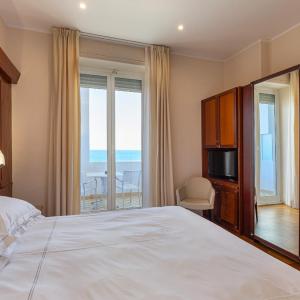 Deluxe Double Room 1°-2° Sea View