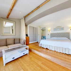 Privilege Room