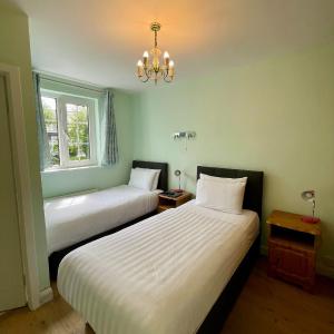 Economy Twin Room