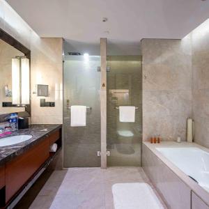 One Bedroom King Suite with Lake View
