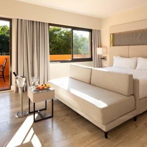 Deluxe Family King Room
