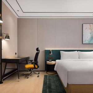 Deluxe King Suite