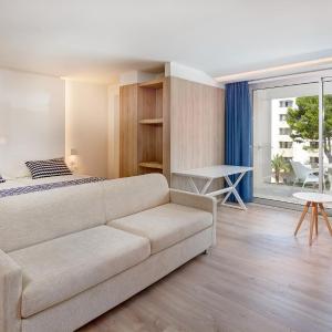 Junior Suite with Pool View