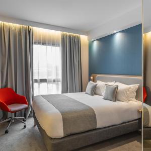Standard Queen Room - Free Breakfast