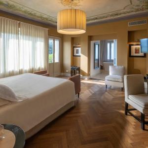 Junior Suite with Terrace and Spa Access