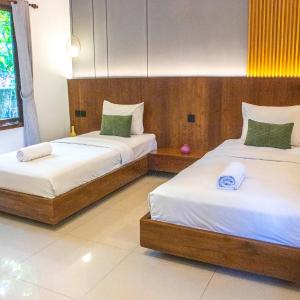 Twin Room with Private Bathroom