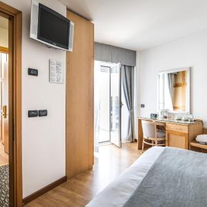 Triple Room with View