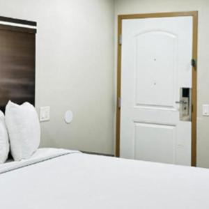Standard Room, 1 Queen Bed, Non Smoking