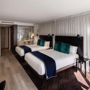 Gondola View Twin Room 
