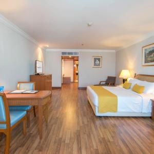 Grand Deluxe King Room