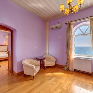 Deluxe Suite with Sea View