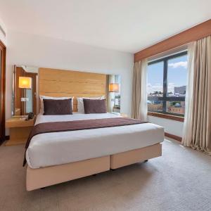 Deluxe Suite City View