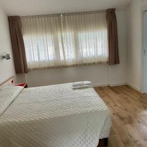 Queen Room with Spa Bath