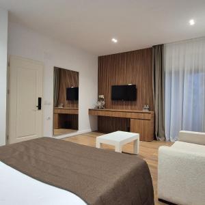 Standard Triple Room with Sea View
