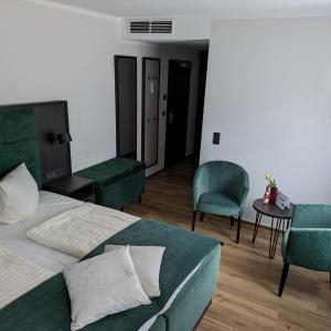 Double Room (1 Adult)