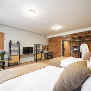 Large Twin Room