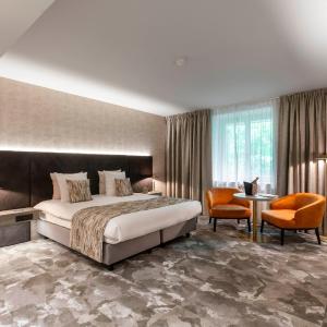 Suite with Spa Bath