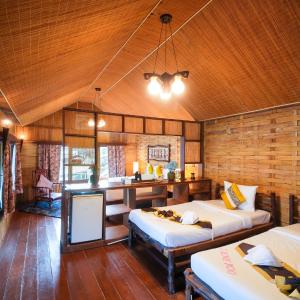 Family Room with Sea View