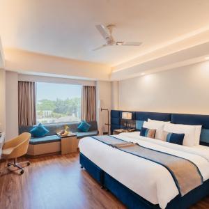 Luxury Room with complimentary drop off to the airport 