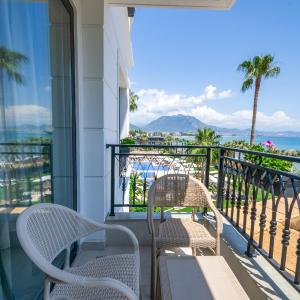 Twin Room with Sea View
