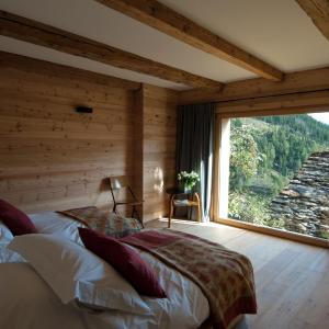 Chalet (8 Adults)