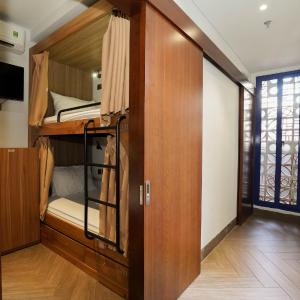 4-Bed Mixed Dormitory Room