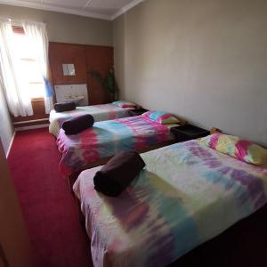 Basic Triple Room with Shared Bathroom