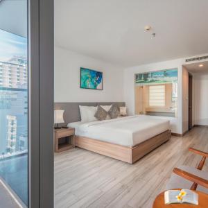 Deluxe Double or Twin Room with Bathtub