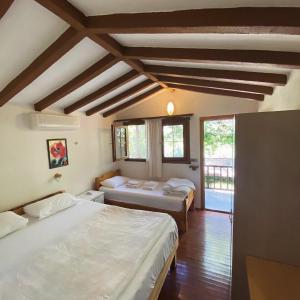 Classic Single Room with Balcony