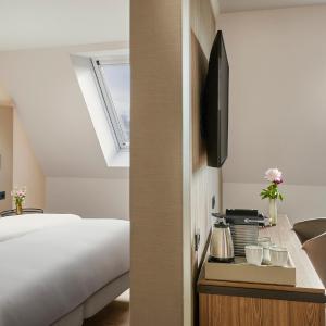 Junior Suite with Extra Bed (2 Adults + 2 Children)