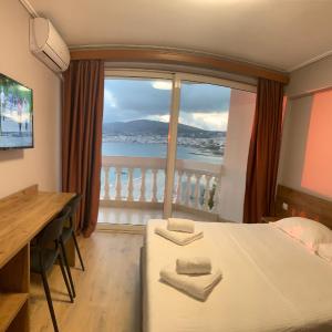 Double Room with Balcony and Sea View