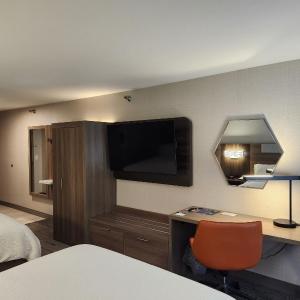 Standard Queen Room with Two Queen Beds - Communications Accessible