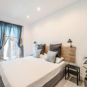 Double or Twin Room with Shared Bathroom