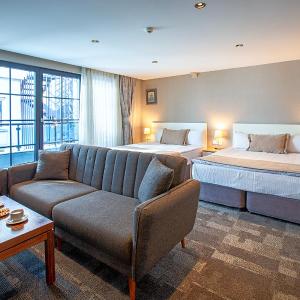 Suite with Balcony