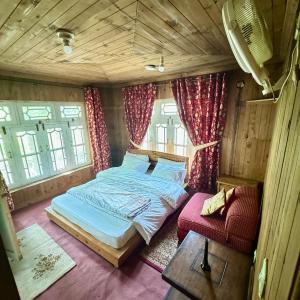 Double or Twin Room with Private Bathroom