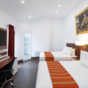 Suite with Hot Tub