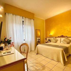 Large Double or Twin Room