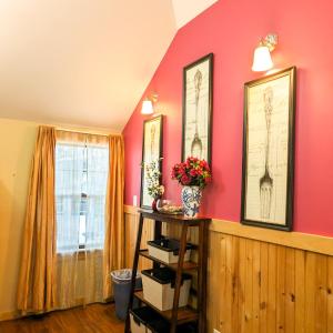 Two Bedroom Cabin with Living Room, Kitchen & Enclosed Porch