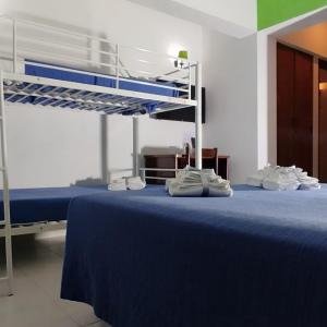Family Room (2 Adults + 2 Children)