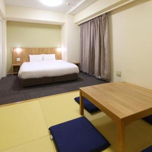 Queen Room with Tatami Floor (4 adults)