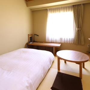 Single Room with Tatami Floor