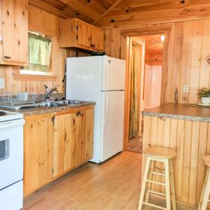 	One Bedroom Cabin with Living Room, Kitchen & Deck