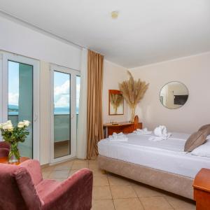 Double Room with Balcony and Sea View