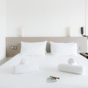 Double Room with Balcony and kitchenette - Garden View