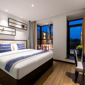 Private Garden Deluxe Double Room with Terrace