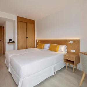 Twin Room with Balcony