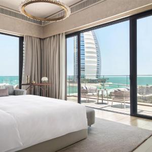 One-Bedroom Ocean Penthouse Suite