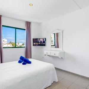 Family Teide Two-Bedroom Apartment with Teide View and Sunny Balcony