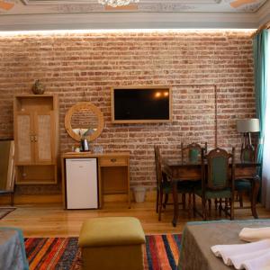 Deluxe King Studio